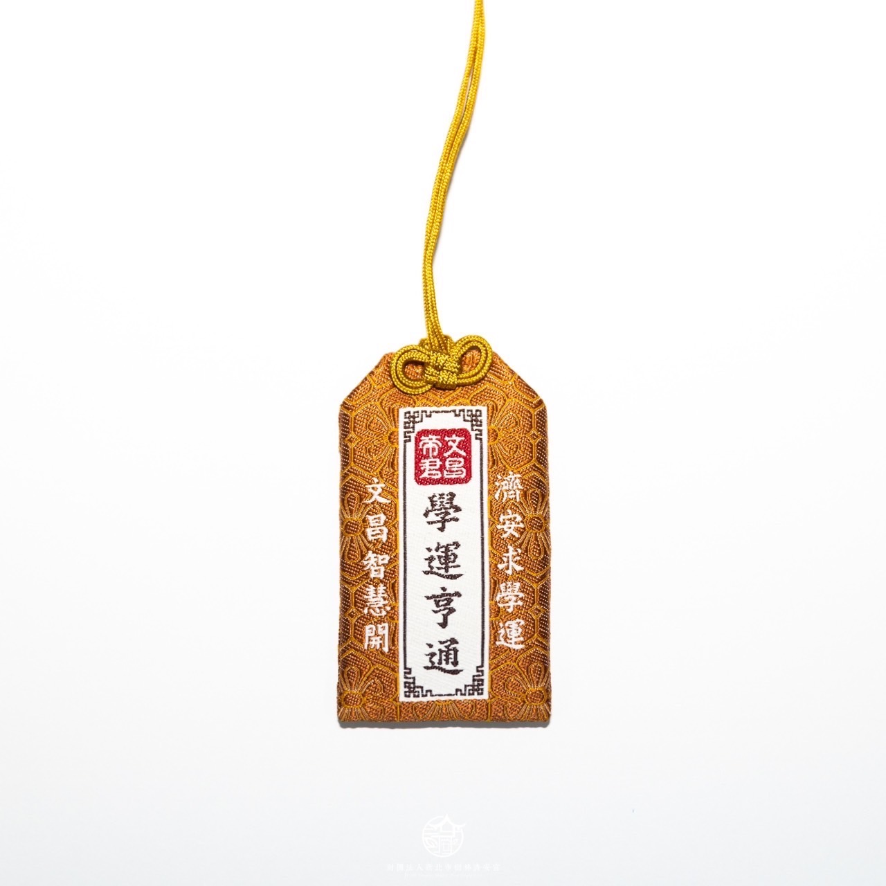 現場信眾真的很多，虔誠祝禱